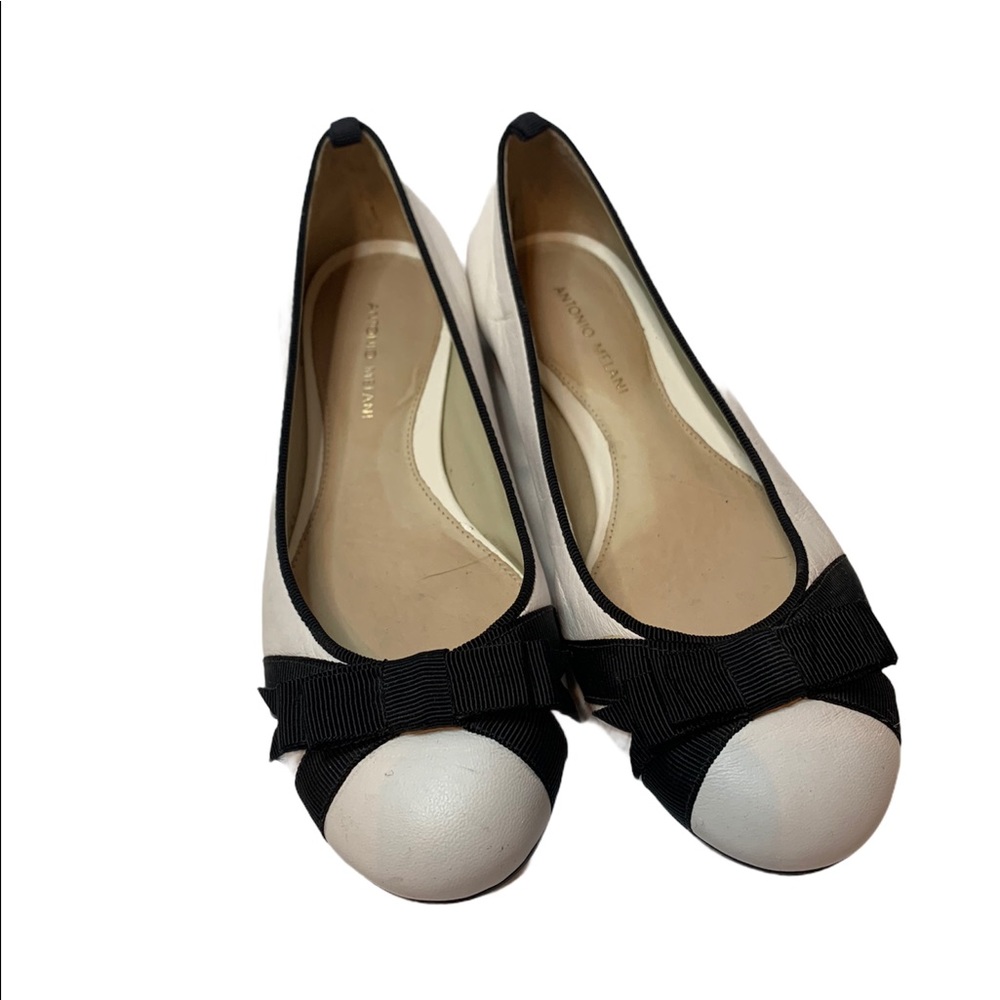 Antonio Melani Dori Leather White Bow Ballet Flats